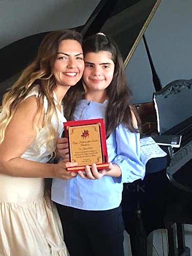 Plaket Alan Öğrencimiz